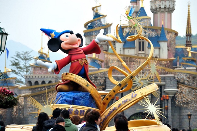 Thỏa sức vui chơi ở Disneyland Hong Kong