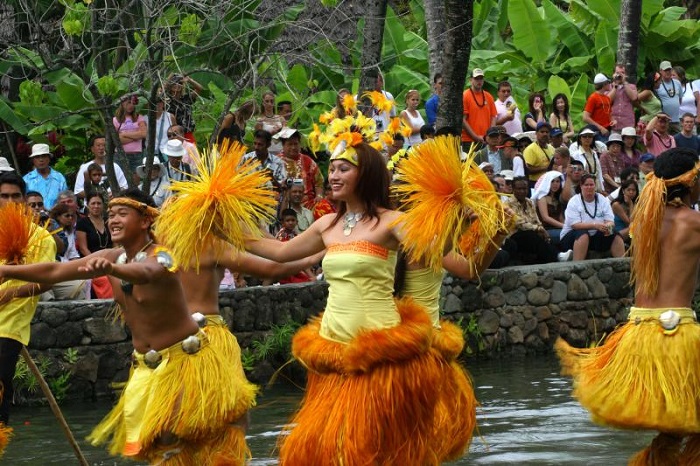 trung tâm văn hóa Polynesia
