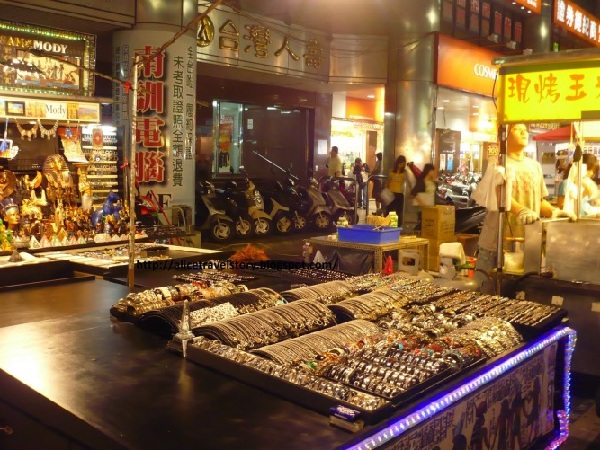 Ghé thăm chợ đêm Lục Hợp ở Cao Hùng