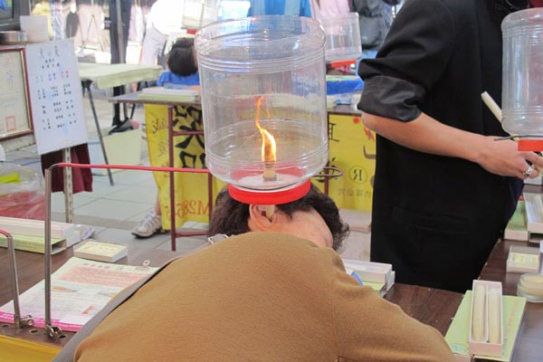 Độc đáo massage tai tại chợ đêm Đài Loan