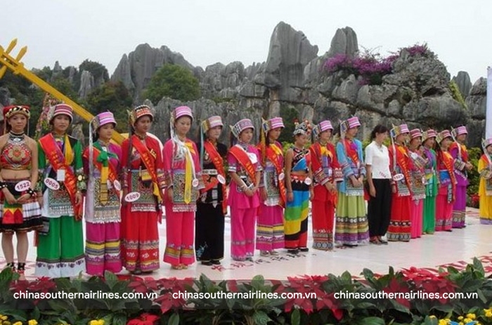 Làng văn hóa dân tộc tỉnh Vân Nam có nhiều dân tộc khác nhau