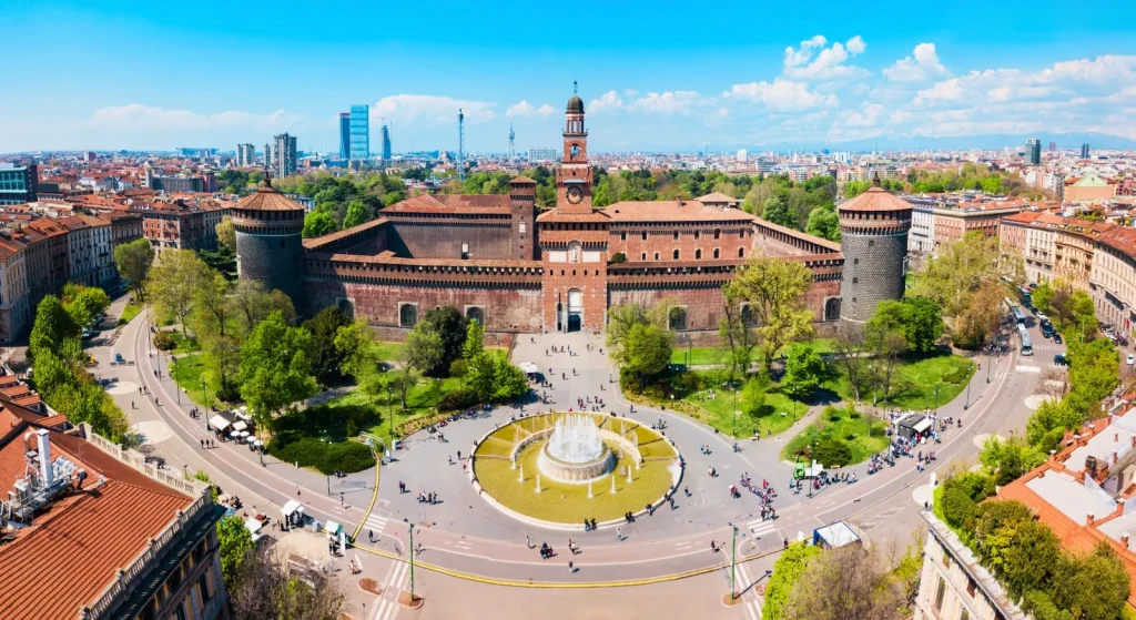 Lâu đài Sforzesco - Điểm tham quan không thể bỏ lỡ ở Milan