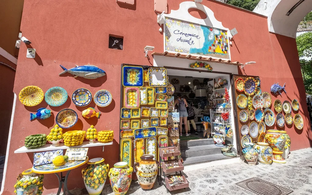 Quà lưu niệm tại thành phố biển Positano