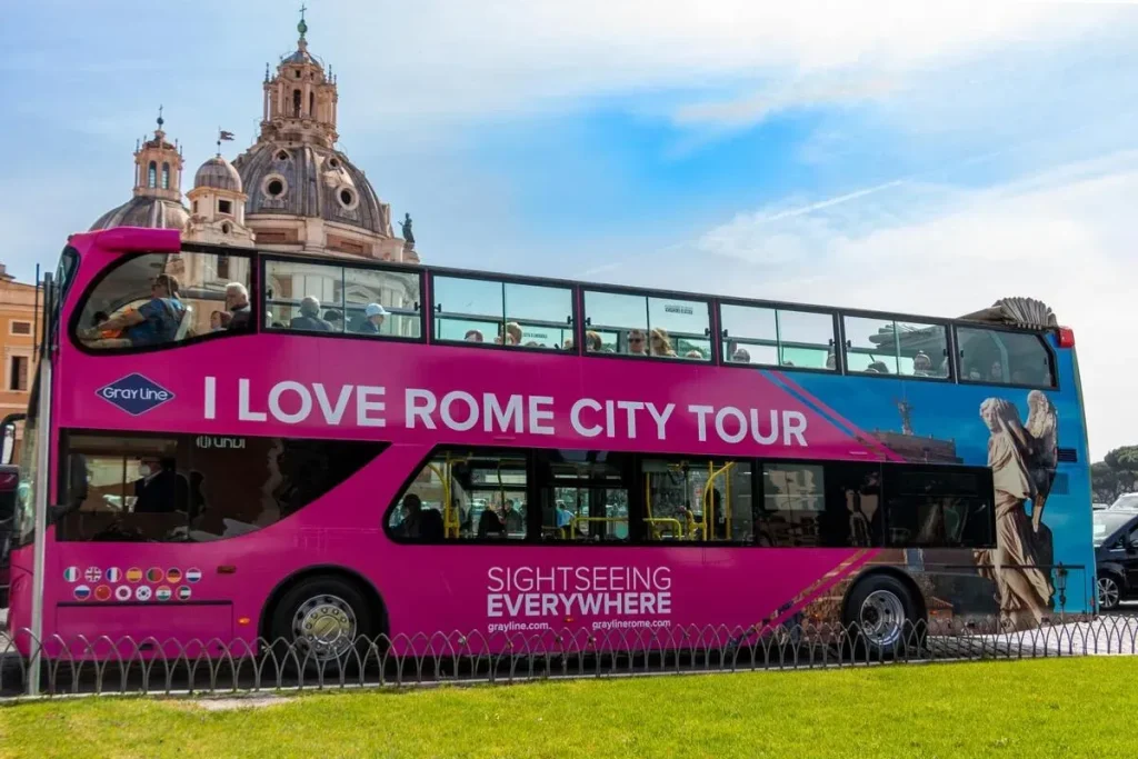 Xe buýt du lịch toàn cảnh I Love Rome