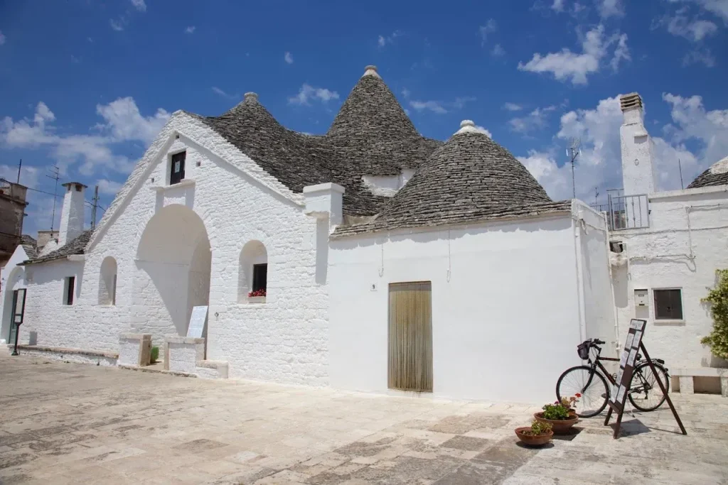 Trullo Sovrano -  Địa điểm nên ghé thăm ở thị trấn Alberobello